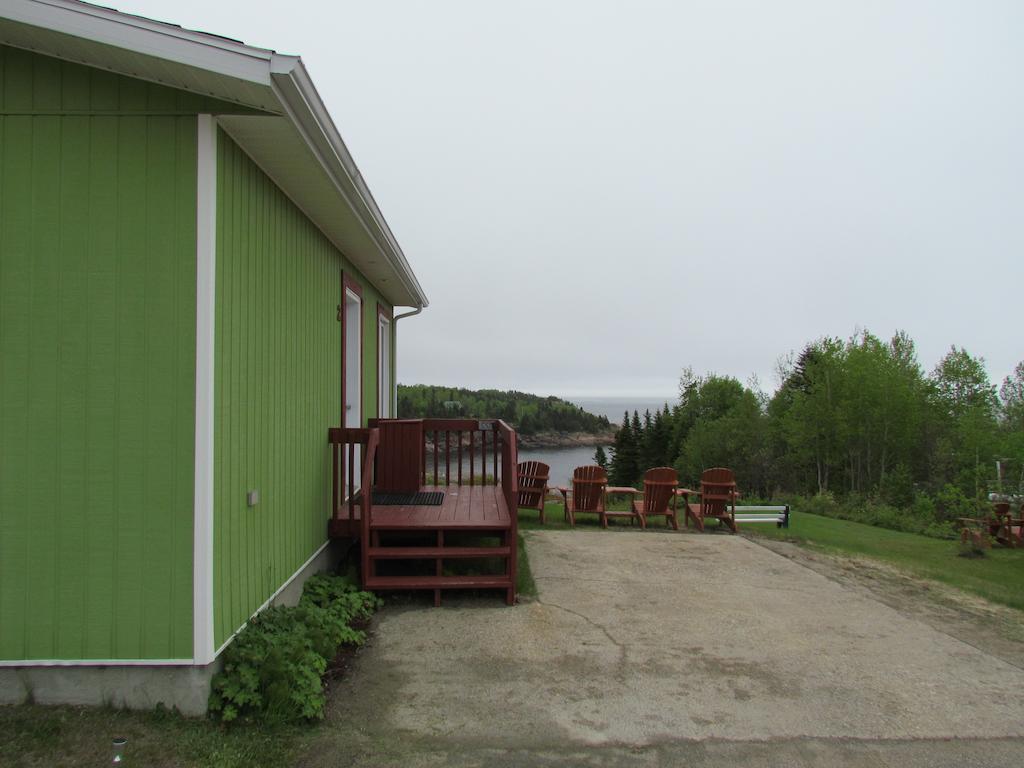 Les Chalets Au Bord De La Mer Les Escoumins Room photo