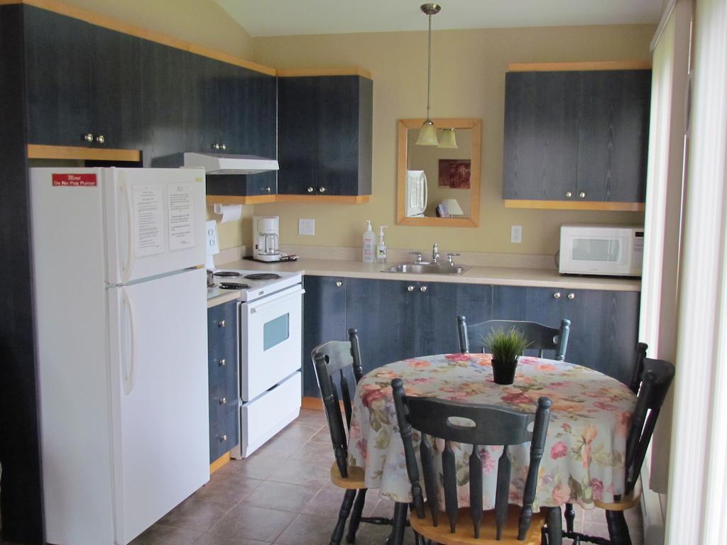Les Chalets Au Bord De La Mer Les Escoumins Room photo